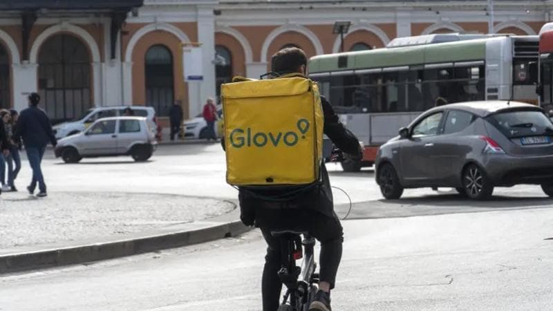 Bari, la corsa dei rider Glovo per 2,50 euro l’ora: “Le nostre vite sul filo dei centesimi” - Bari