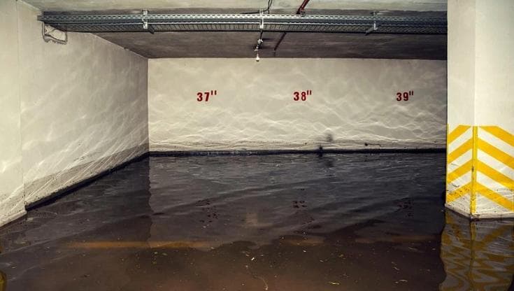 Immagine del post 17619 - Bari “Pilastri ormai fradici”: allarme a Bari per l’acqua alta nelle case vicino al mare - Bari