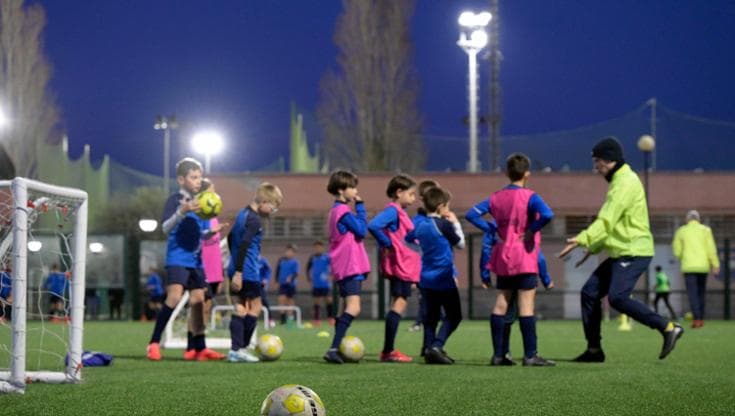 Palla lunga e pagare: in Puglia 3.967 scuole calcio nel business dei sogni di 35mila tesserati - Bari