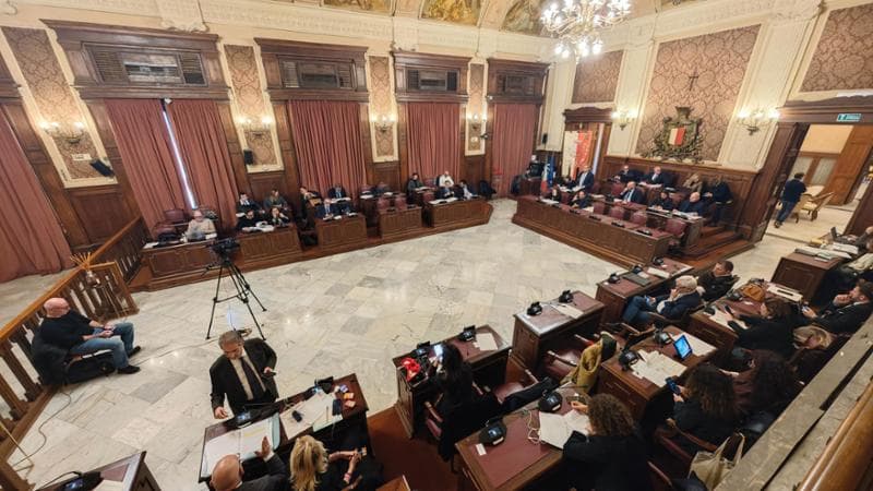 “Troppi vincoli nel Piano casa”: la destra alla guerra del cemento a Bari - Bari