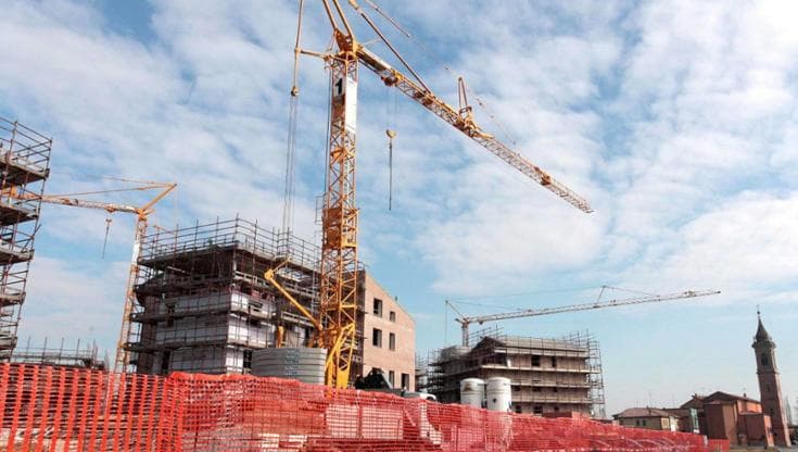 Immagine del post 18688 - Bari Comuni a rischio insolvenza in Puglia per i cantieri Pnrr in ritardo: fondi persi, lavori da pagare - Bari