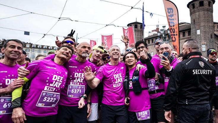 Immagine del post 6461 - Bari Bari, la carica degli 8mila per la Deejay Ten. Linus: “E’ la corsa più festaiola” - Bari