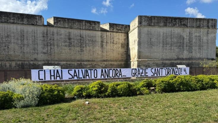Lecce, notte di festa per la salvezza: per il quarto anno in serie A. I tifosi: “Grazie sant’Oronzo” - Bari