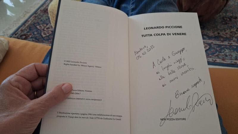 Sul libro appena comprato a Bari c’è una dedica da Mantova: “Carla e Giuseppe, vi cerchiamo” - Bari