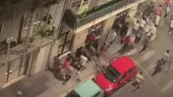 Immagine del post 11029 - Bari Bari, rissa tra due gruppi per il furto di un telefonino vicino piazza Cesare Battisti: tre feriti - Bari