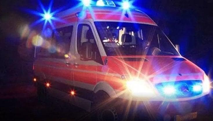 Immagine del post 24247 - Bari Sannicandro di Bari, auto esce fuori strada e si ribalta: due vittime sulla provinciale 236 - Bari