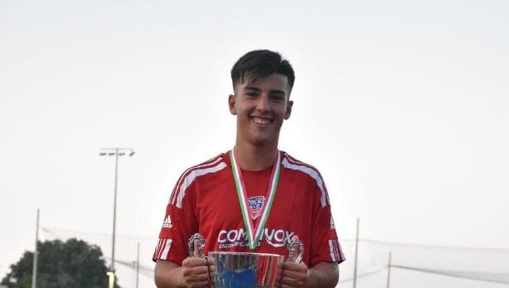 Immagine del post 25361 - Bari Gianluca Monno muore a 17 anni, addio al ragazzo innamorato del calcio: “Lo sport perde un figlio” - Bari