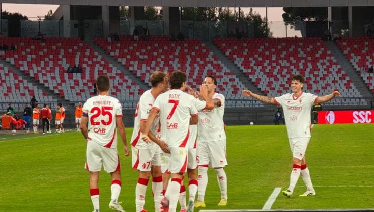 Immagine del post 25372 - Bari Vince ma senza gioco, il Bari batte in casa il Cosenza 1-0 . Decisivo il gol di Maggiore - Bari