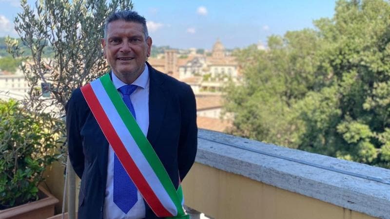 Il sindaco Nigro: “Bancomat e postamat saltati per aria: Stornara senza contanti, sembra una guerra” - Bari