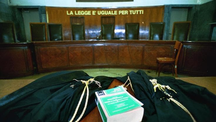Immagine del post 18734 - Bari Il video di un incidente mortale diffuso sui social, condannato vigile urbano. Risarcirà i familiari - Bari
