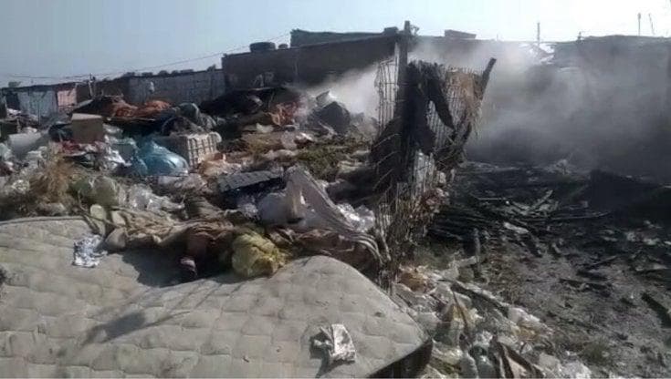 Immagine del post 6499 - Bari Borgo Mezzanone, incendio distrugge le baracche dei migranti - Bari