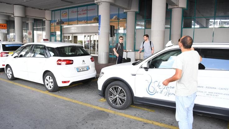 Immagine del post 20968 - Bari Taxi, a Bari in arrivo un’app, licenze stagionali e servizio sharing: risposta al boom del turismo - Bari