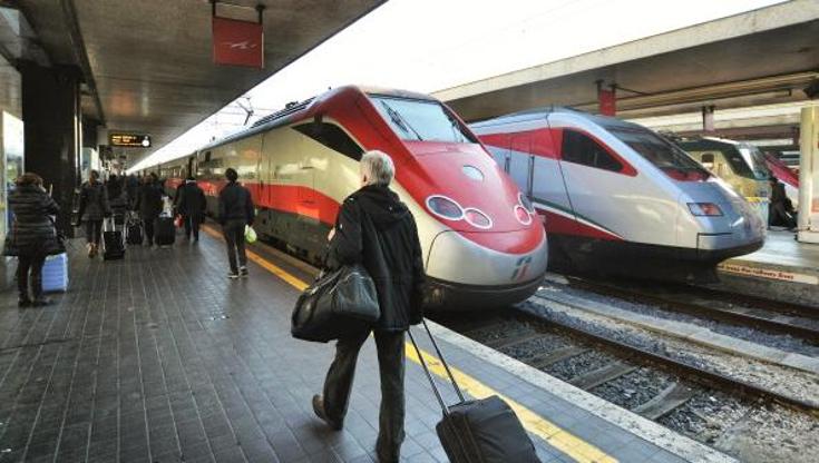 Immagine del post 8996 - Bari Treni, ritardi e disagi sulla linea adriatica: persone sui binari e guasto a un passaggio a livello - Bari