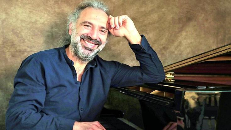 Stefano Bollani: “Improvviso ogni sera, suono seguendo i miei desideri. Solo così mi diverto” - Bari