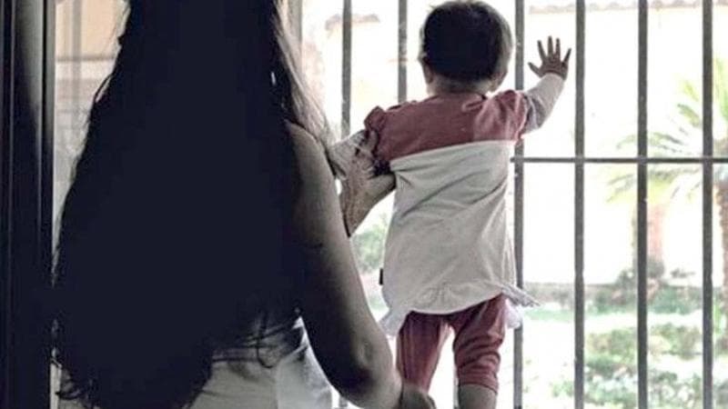 Immagine del post 23314 - Bari “In cella una mamma con il figlio di 10 mesi in braccio. Così lo Stato si prende cura dei bambini?” - Bari