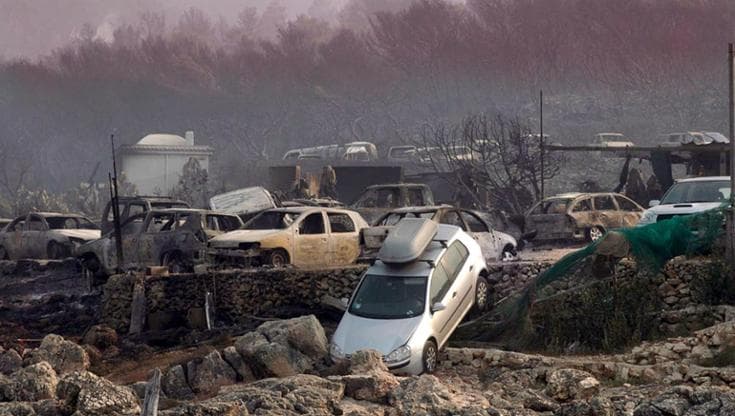 Gargano in fiamme, i turisti fuggono in barca:“L’incendio è doloso” - Bari
