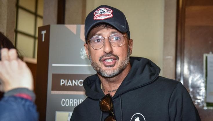Fabrizio Corona denunciato per diffamazione da un ragazzino coinvolto nel pestaggio di un disabile - Bari