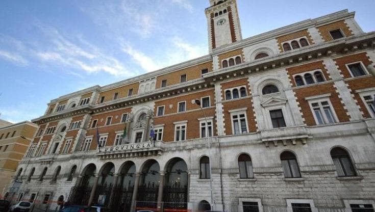 Immagine del post 24306 - Bari “Sì, lo voglio”. La sala Colonnato dell’ex Provincia è la nuova location per matrimoni civili a Bari - Bari