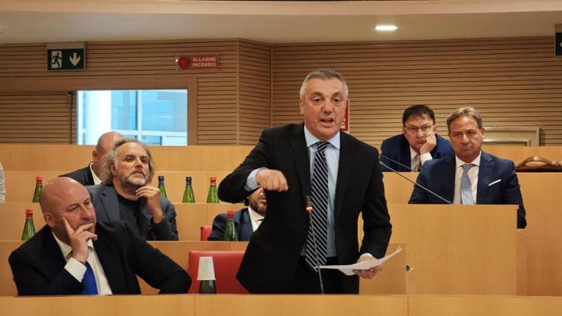 Immagine del post 25381 - Bari “Bandi ai parenti di Ventola”: a Canosa la tela dei sospetti sull’europarlamentare di FdI - Bari