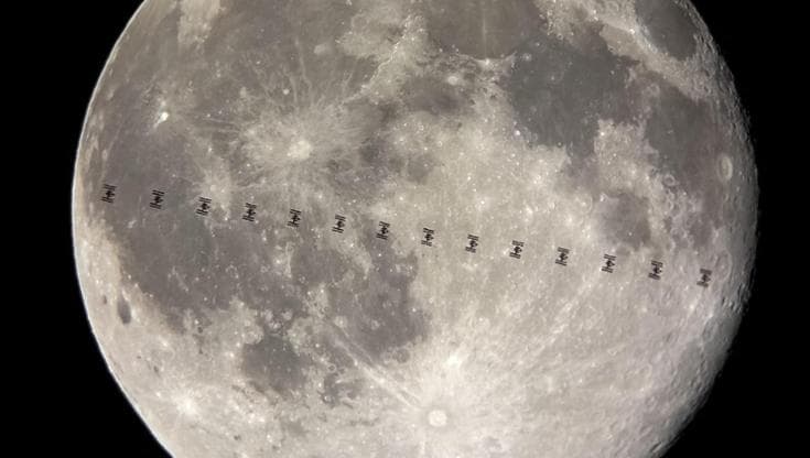 Immagine del post 26545 - Bari La Stazione spaziale internazionale passa davanti alla Luna piena: dalla Puglia la foto eccezionale - Bari