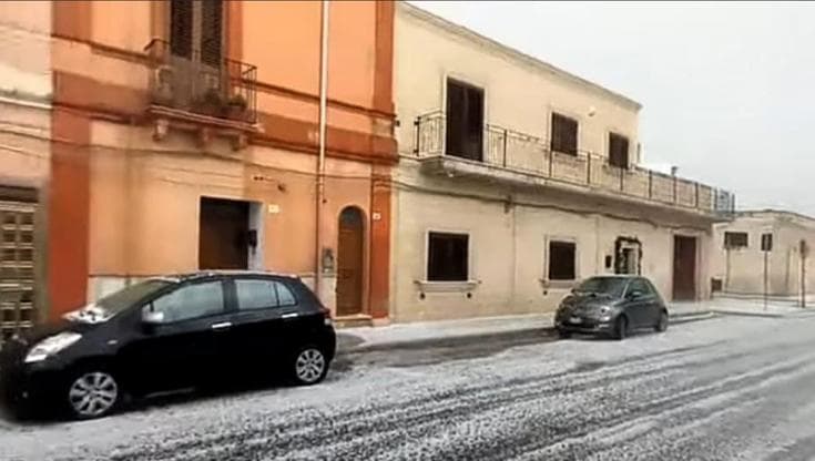 Grandinata improvvisa ghiaccia le strade fra le province di Bari, Brindisi e Taranto: ci sono danni - Bari