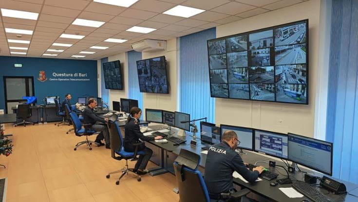 Bari, inaugurata la nuova sala operativa della Questura: “Più sicurezza grazie alla tecnologia” - Bari