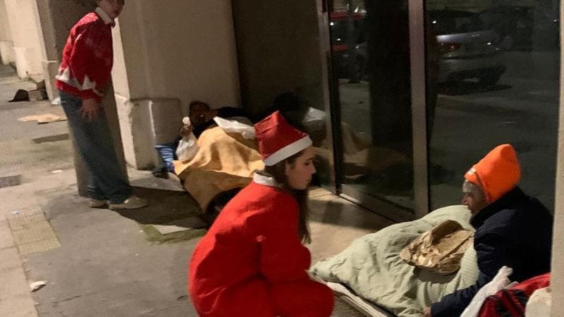 Bari, liste d’attesa di un mese per un posto nei dormitori: aumentano i senzatetto in città - Bari