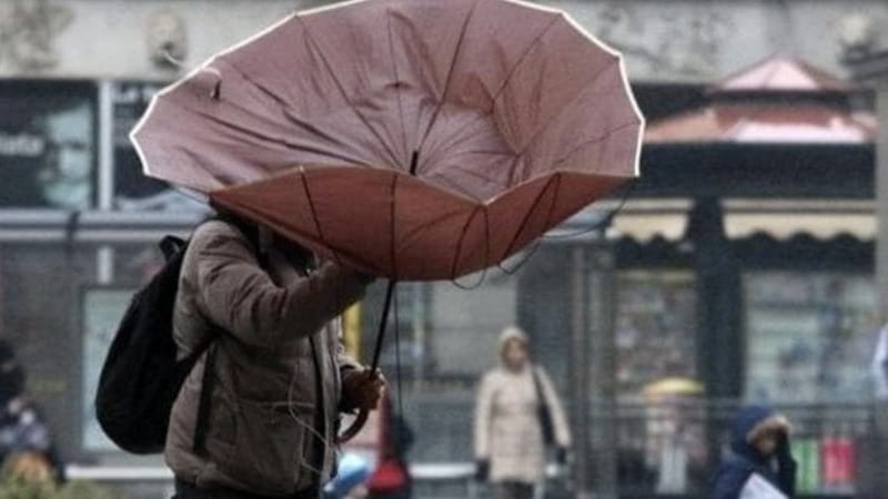 Immagine del post 16500 - Bari Meteo, in Puglia allerta gialla per vento e mareggiate: massima attenzione per le coste - Bari