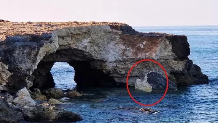 Ostuni, crolla in mare un pezzo di costone roccioso a Torre Pozzelle: “Fenomeni allarmanti” - Bari