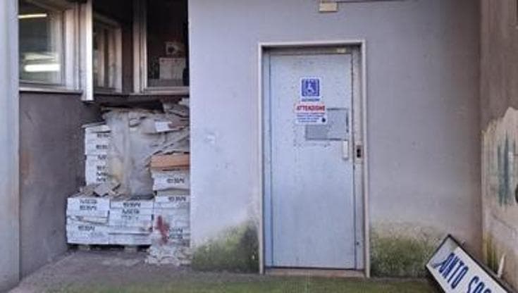 L’ospedale inaccessibile ai disabili, a Scorrano fermi 7 ascensori su 15: “Fallimento per tutti” - Bari