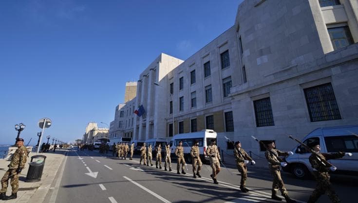 Immagine del post 6551 - Bari Lungomare chiuso e divieti di transito: a Bari prove generali per i 164 anni dell’Esercito italiano - Bari