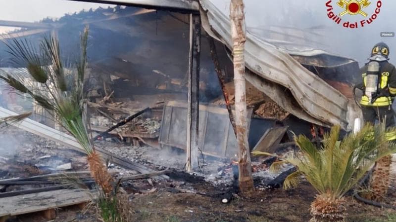 Immagine del post 6530 - Bari In fiamme Lido do Sol nella marina di Pescoluse. “Hanno distrutto tutto. Qui l’invidia è sovrana” - Bari