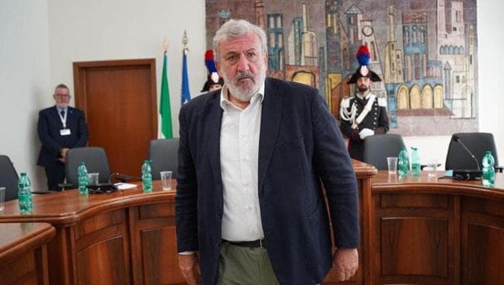 Immagine del post 19845 - Bari Emiliano, spunta il piano B: “Consulente in una commissione parlamentare” - Bari