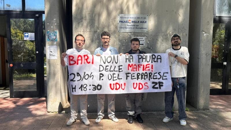 “Bari non ha paura delle mafie”: i ragazzi vanno in piazza e arriva il sostegno del sindaco Leccese - Bari