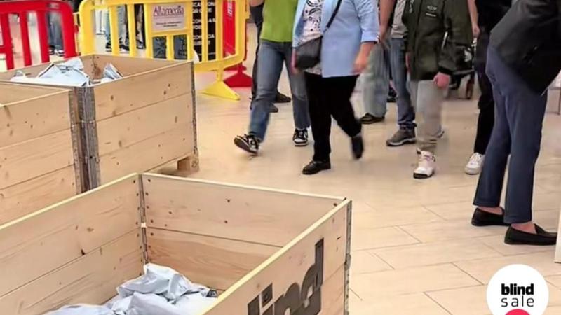 A Bari è “blind sale” mania: 15mila clienti a Casamassima per i pacchi misteriosi venduti al chilo - Bari