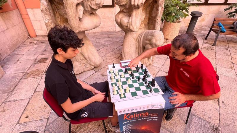 Immagine del post 9021 - Bari Estate, parte da Bari il torneo itinerante di scacchi “Kalima”. Appuntamento nell’atrio del Comune - Bari