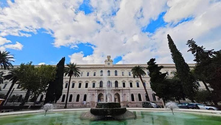 Immagine del post 23334 - Bari Chi si laurea all’Università di Bari impiega 22 anni a ripagarsi studi: è il dato più alto d’Italia - Bari