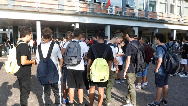 Immagine del post 24317 - Bari Scuola e incubo caldo, a Bari si corre ai ripari: “Niente ponti e vacanze così apriamo più tardi” - Bari