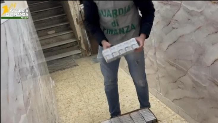 Contrabbando, da Napoli e Foggia bloccato il traffico delle sigarette “velenose”: otto provvedimenti - Bari
