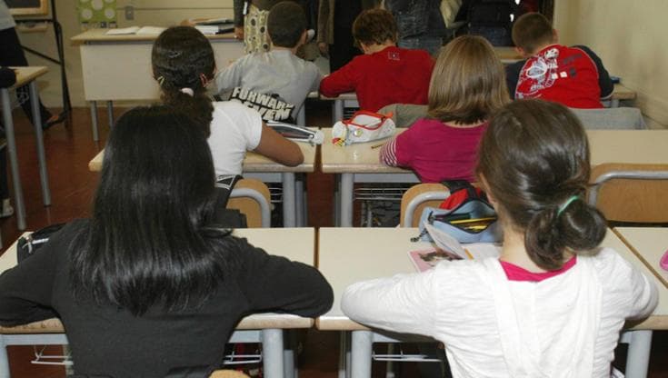 Immagine del post 25421 - Bari A 12 anni con un taglierino in classe, lo sfrega sul braccio di un compagno: arrivano i carabinieri - Bari