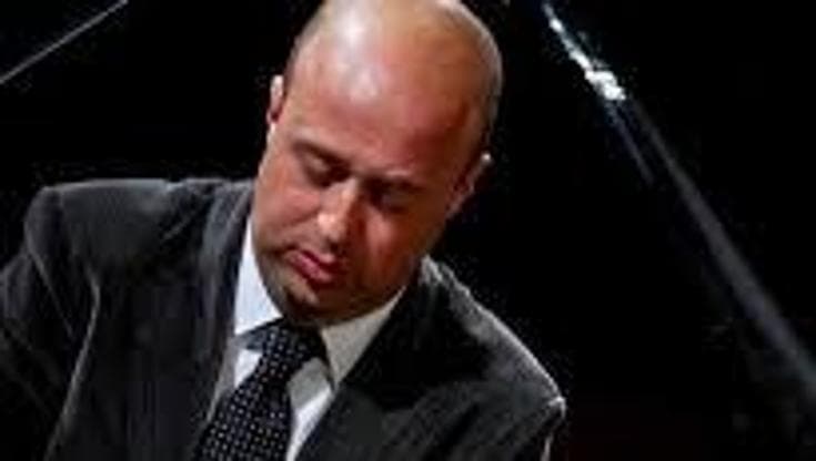 Immagine del post 13213 - Bari Fondazione Petruzzelli, designato il nuovo sovrintendente: è il pianista Nazzareno Carusi - Bari