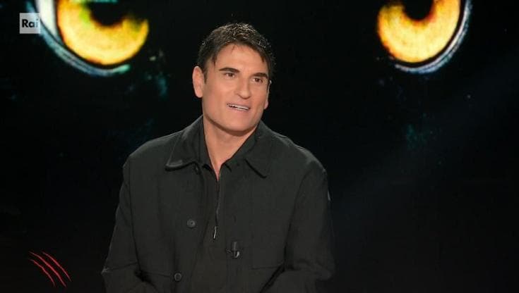 “Strane presenze in un hotel a Trani”: Sal Da Vinci a Belve ricorda una notte in tour in Puglia - Bari