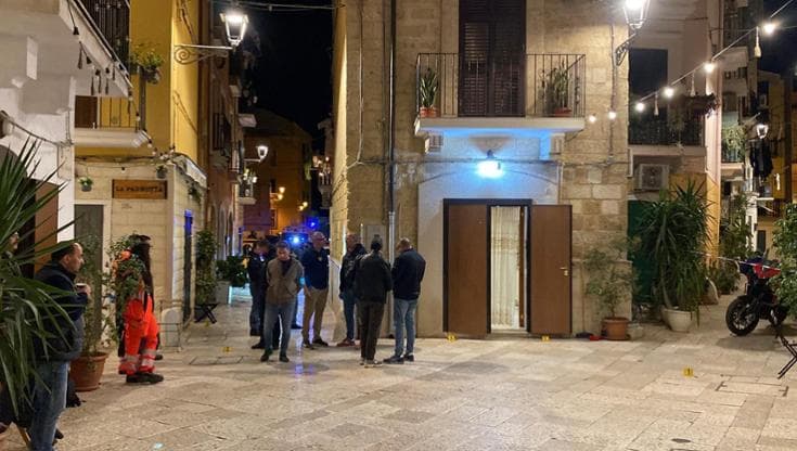 Si torna a sparare a Bari vecchia, donna ferita di striscio alla fronte. Scatta blitz a Carbonara - Bari