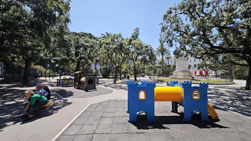 A Bari giochi smantellati in piazza Umberto perché pericolanti. Riqualificazione entro il 2026 - Bari