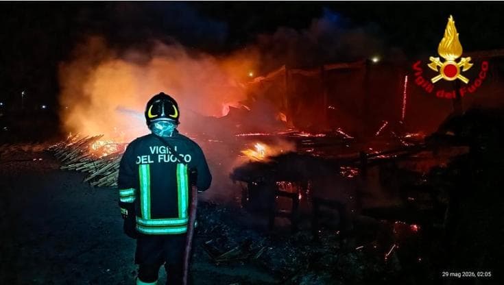 Carovigno, a fuoco il lido Flower Beach alla vigilia dell'apertura. ''Custode minacciato'' - Bari