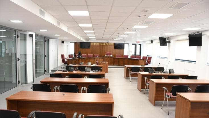 Immagine del post 21081 - Bari Bari, in blocco sistemi informatici di Procura e Tribunale: giustizia in tilt, atti urgenti a penna - Bari