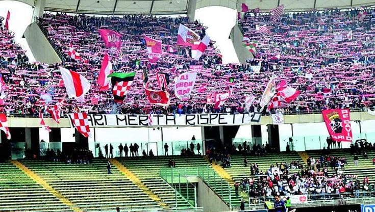 Immagine del post 11101 - Bari Calcio, Bari in caduta libera mentre a Lecce è record: il gap di abbonati conferma il divario - Bari