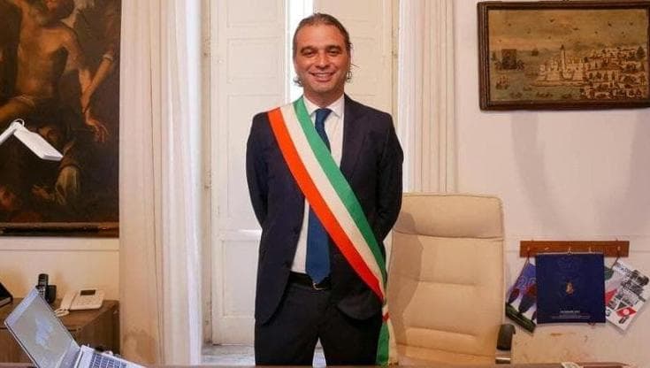 Regionali, in Puglia naufraga la candidatura del centrodestra. Annese: “Resto sindaco di Monopoli” - Bari
