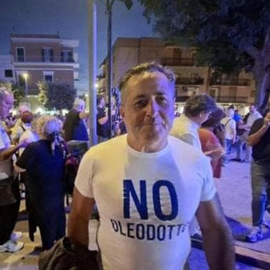 Tensione a Monopoli durante il consiglio sull’oleodotto. Ma alla fine passa il no al progetto - Bari