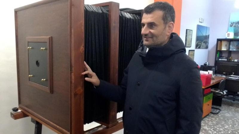 Immagine del post 25458 - Bari “La macchina stenopeica era l’orgoglio di Vittorio Arcieri. Incuriosì Decaro che venne a vederla” - Bari